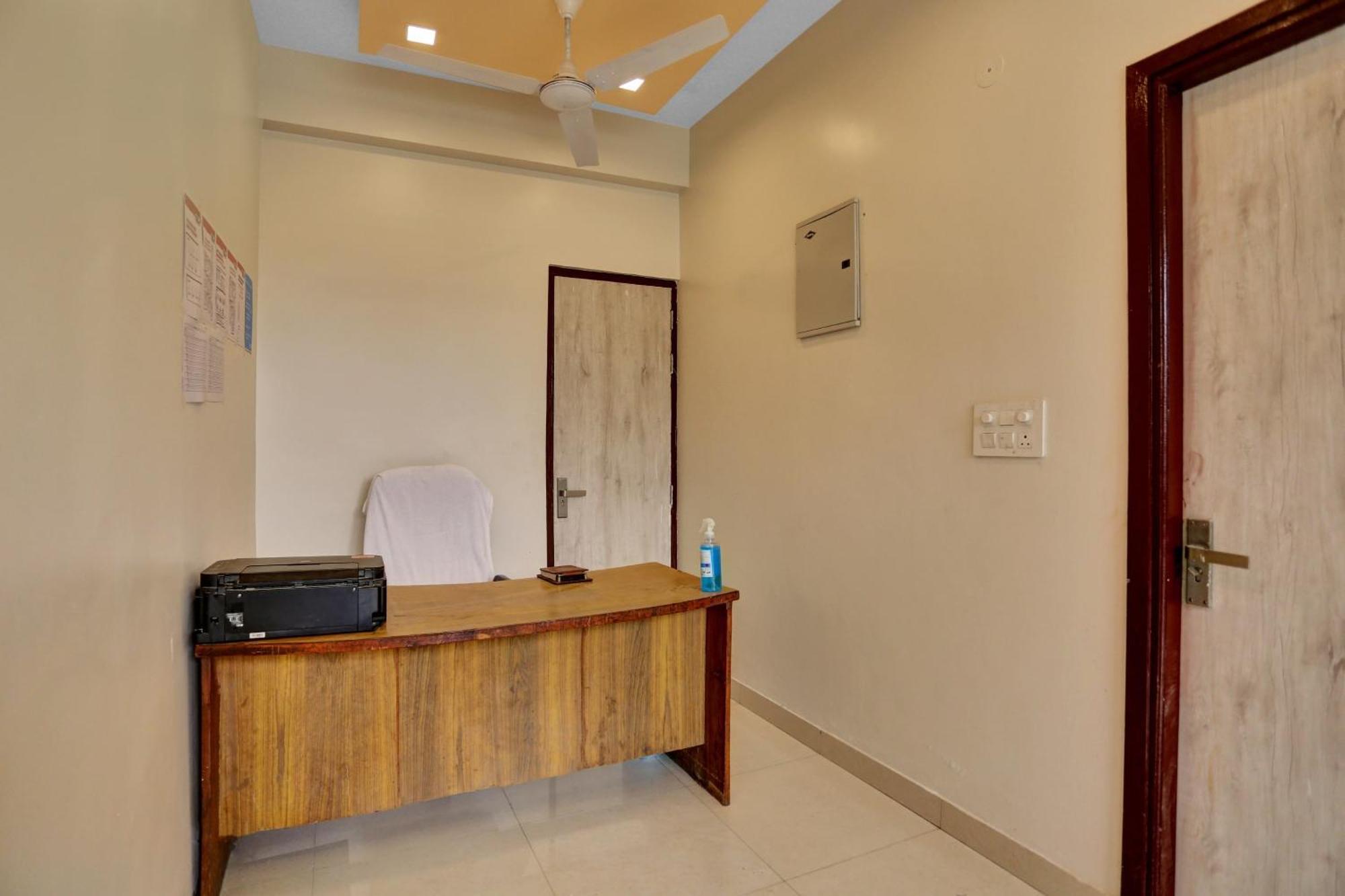 Hotel O Expo View Near Pvr Ansal Plaza Большая Нойда Экстерьер фото