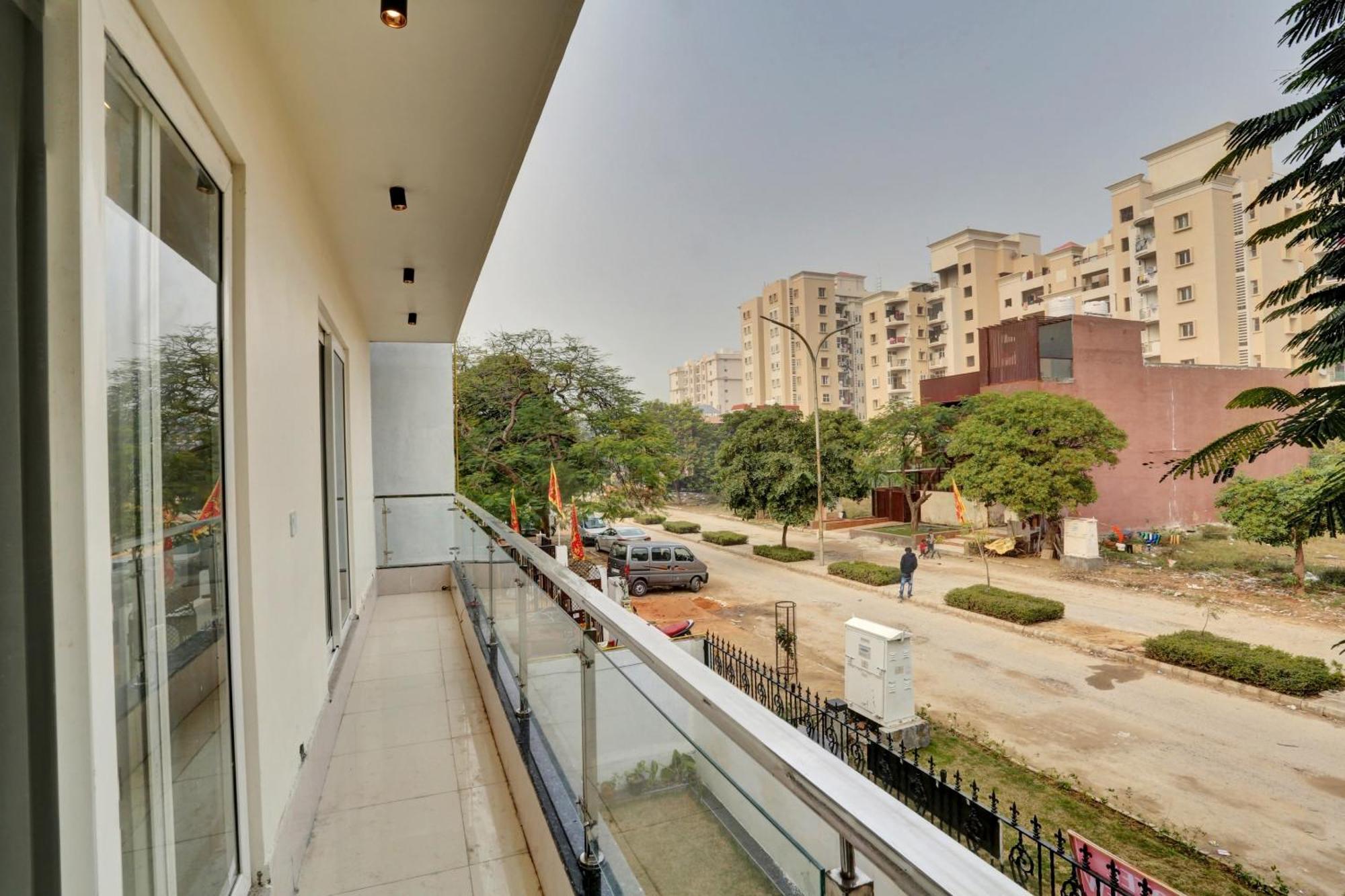 Hotel O Expo View Near Pvr Ansal Plaza Большая Нойда Экстерьер фото